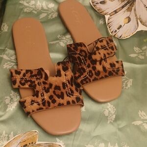 Cozy Casual Leopard Print Sandals